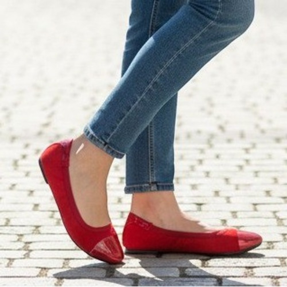 Dexflex Comfort Women Ballet Flats Size 9 Work Office Red Patent Cap Toe Shoes